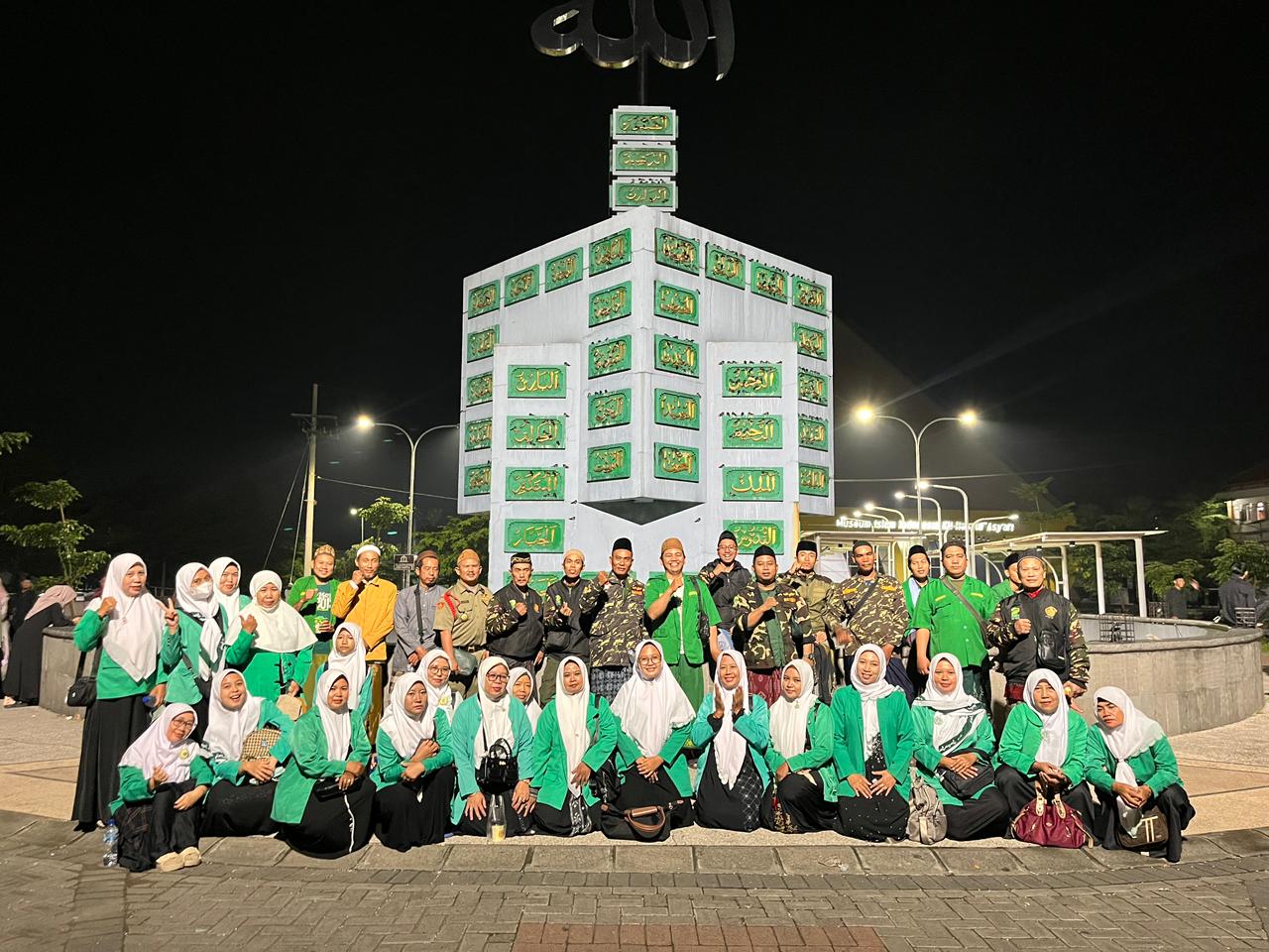 Ansor dan Fatayat NU Balongbendo Gelar Ziarah Muassis dan Sahur On The Road di Malam 25 Ramadan